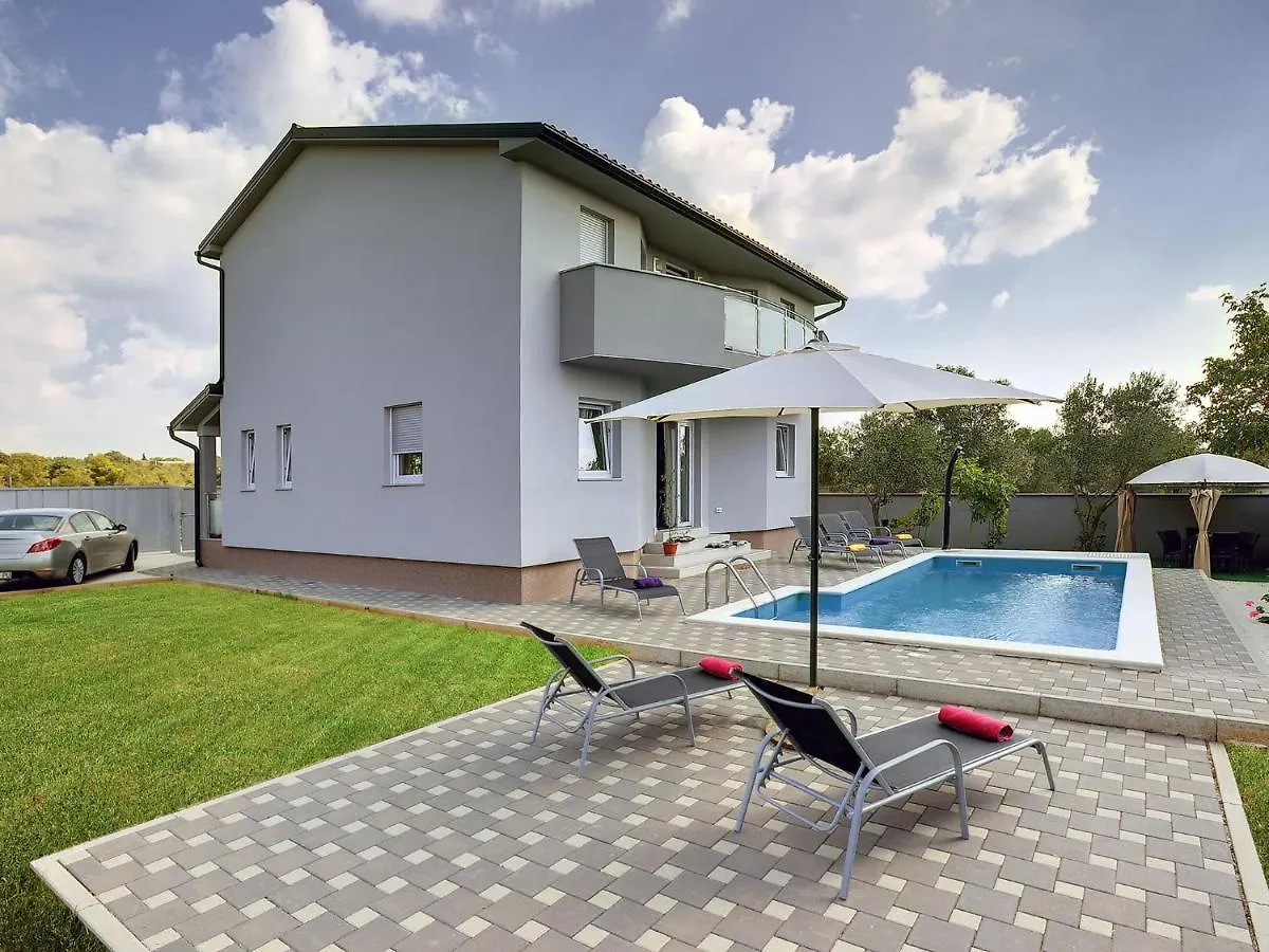 Modern Holiday Home With Pool In Vodnjan Butkovici  Croatia