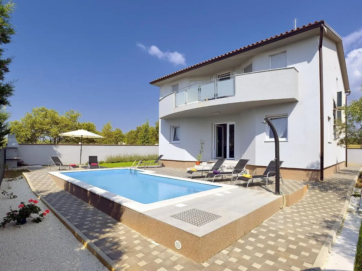 Modern Holiday Home With Pool In Vodnjan Butkovici  Croatia