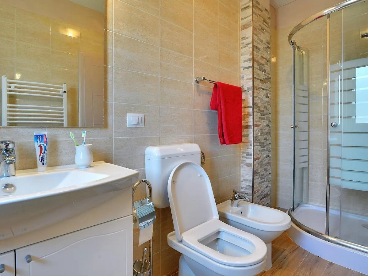 Modern Holiday Home With Pool In Vodnjan Butkovici  Butkovici (Istria)