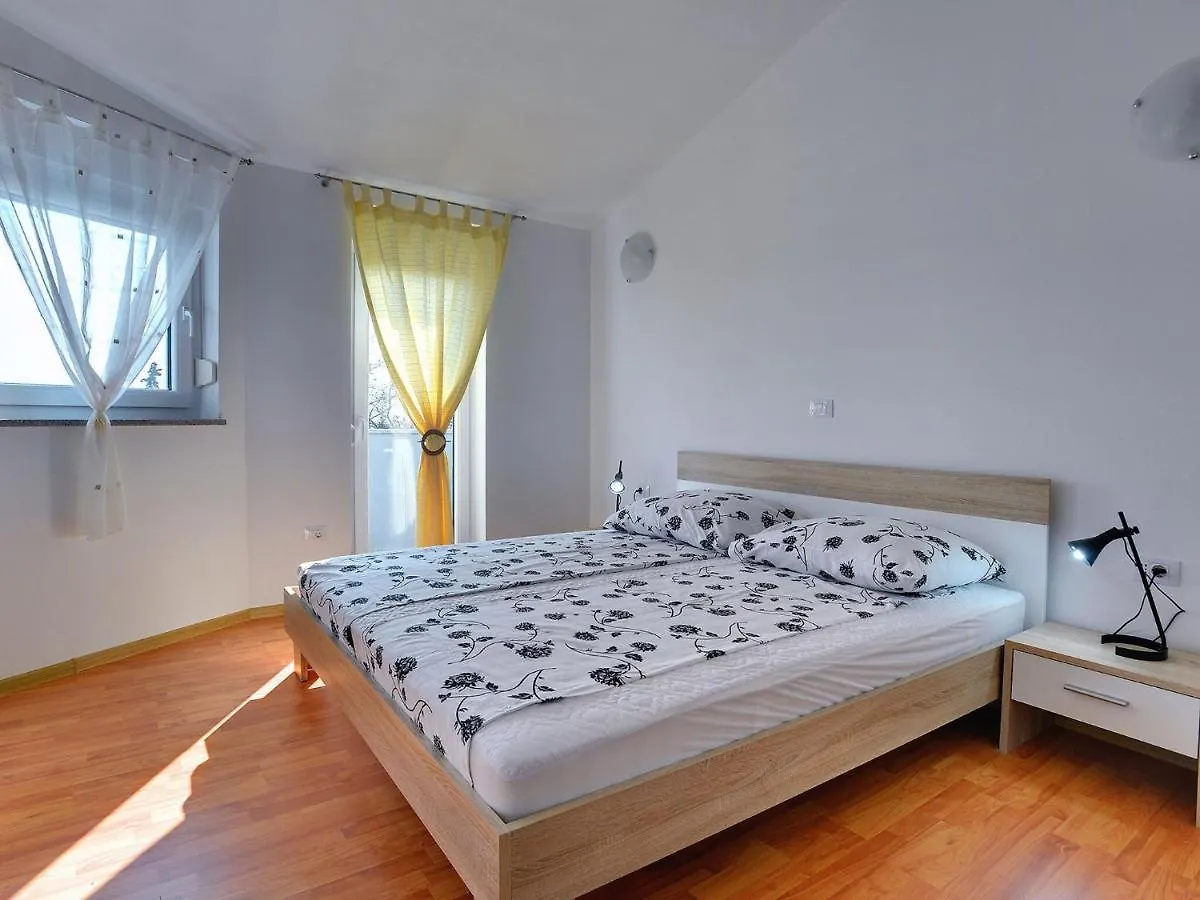 Modern Holiday Home With Pool In Vodnjan Butkovici  0*, Butkovici (Istria)