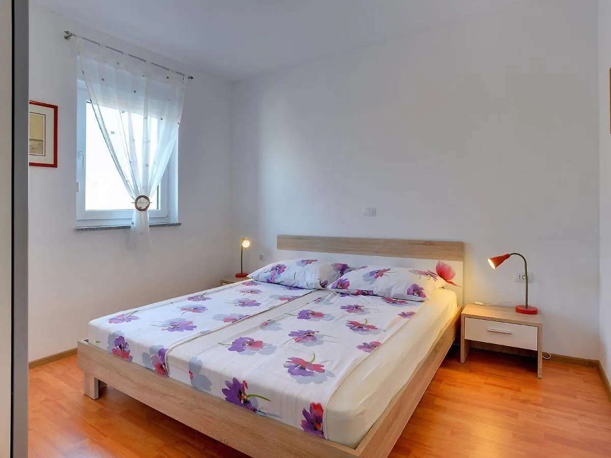 Modern Holiday Home With Pool In Vodnjan Butkovici  0*, Butkovici (Istria)
