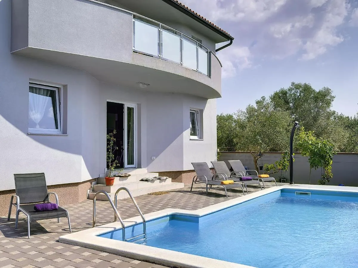 Modern Holiday Home With Pool In Vodnjan Butkovici   Butkovici (Istria)
