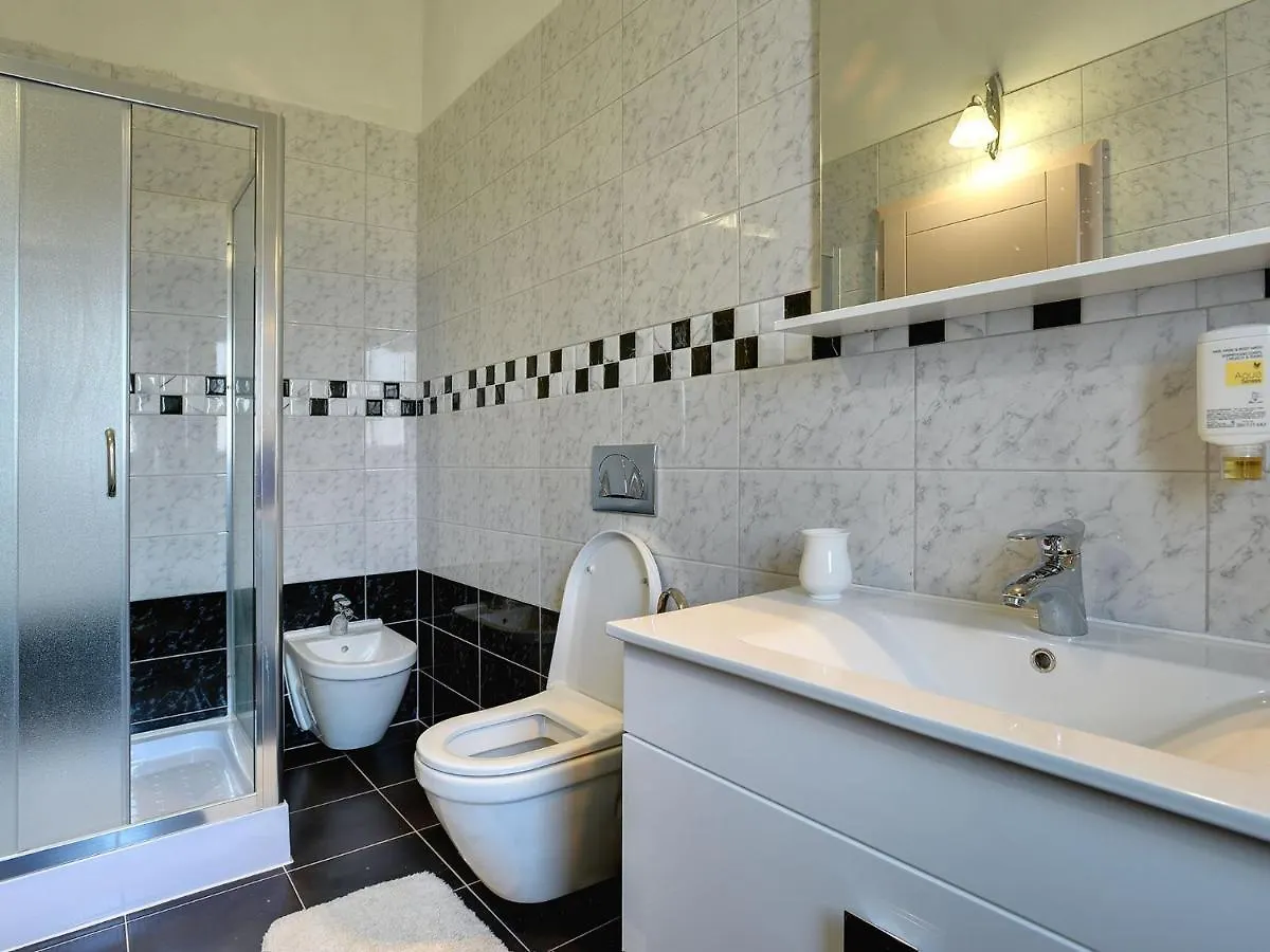 Modern Holiday Home With Pool In Vodnjan Butkovići 0*,  Croazia